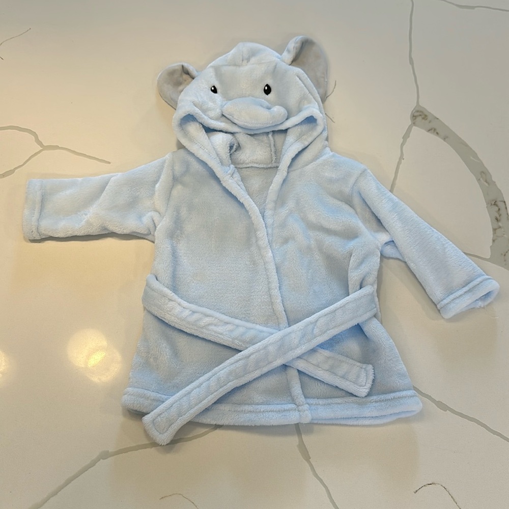 Baby hooded bathrobe light blue elephant size 0-9 months 🩵🐘
